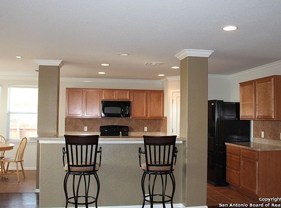 4th image of 5540 Columbia Dr