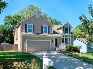 5930 Richards West Dr, Shawnee, KS 66216