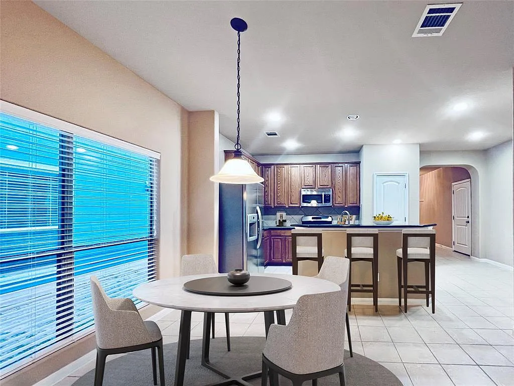 3 bed, 2.0 bath, 1530 sqft, $2,445 — Photo 4