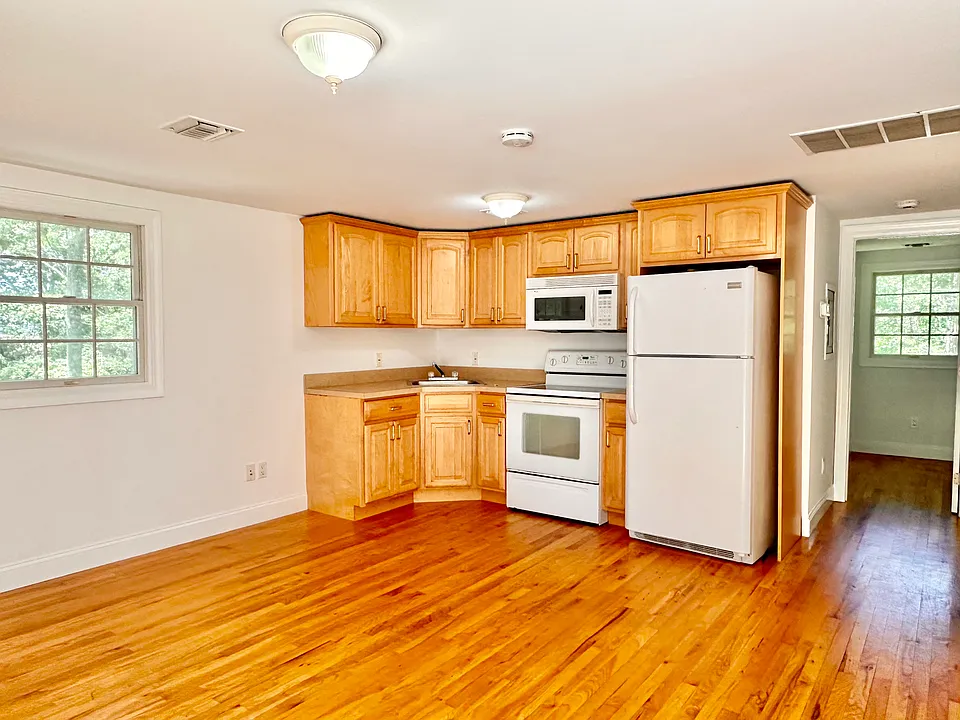 17 Woodfield Ave