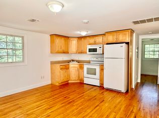 17 Woodfield Ave, East Quogue, NY 11942