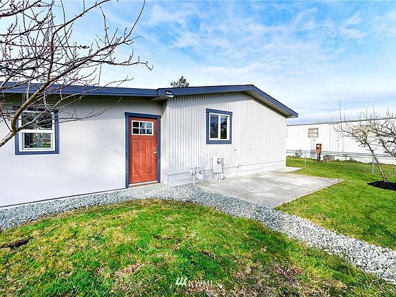 3rd image of 4706 Yorkshire Dr