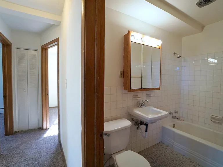 English Conway Place — Photo 13