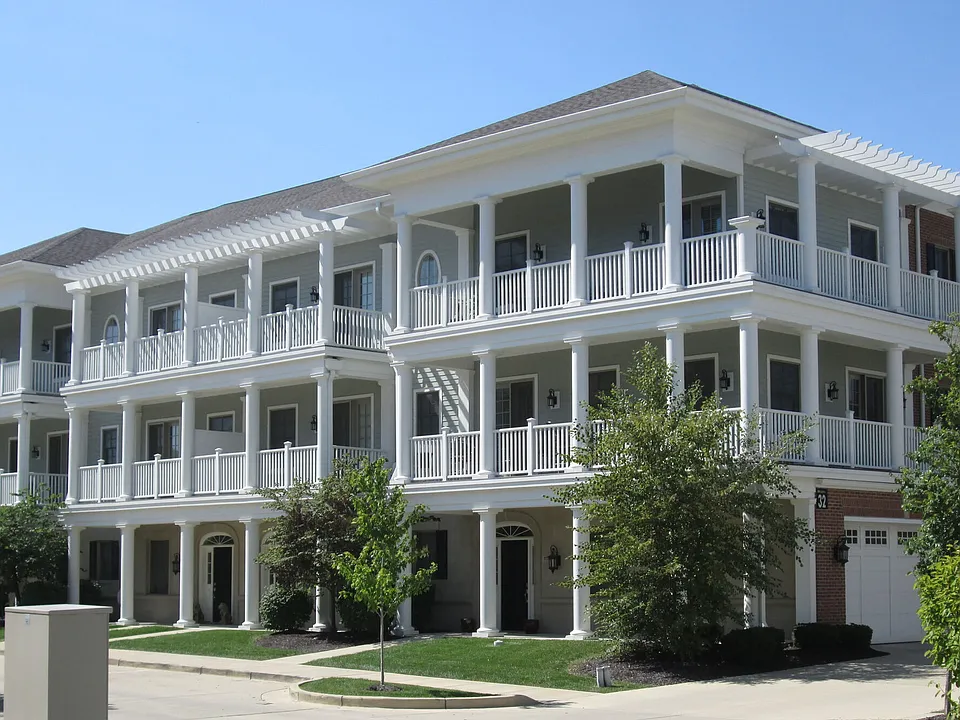 Solana Apartments