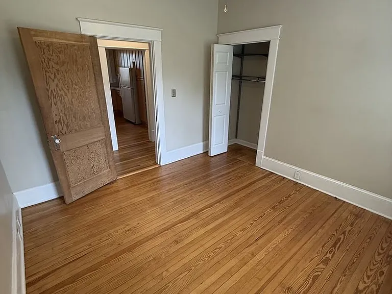 230 Grand Ave — Photo 21