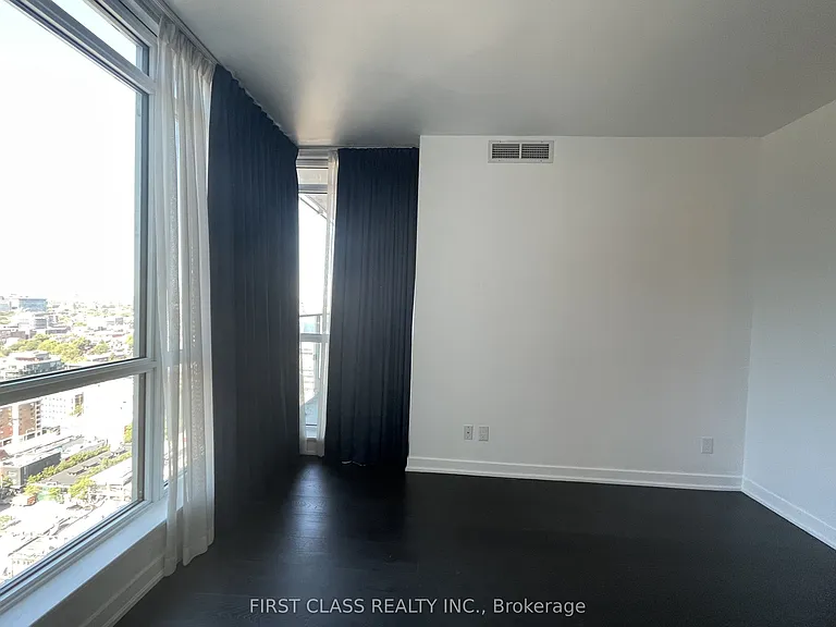 199 Richmond St W #2706 — Photo 6