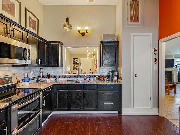 2nd image of 16306 Buena Tierra Street