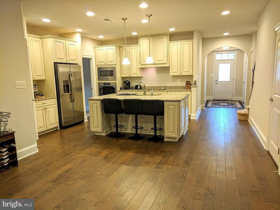 2nd image of 22430 Grebe Ln