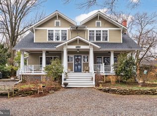 5723 27th St N, Arlington, VA 22207