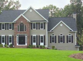 2 Holly Ln, Rehoboth, MA 02769