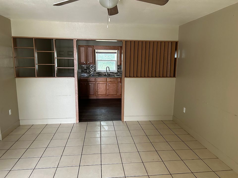 2nd image of 2419 Avenue B SW #B