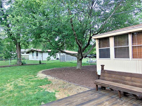 4th image of 3S438 Tamarack Dr