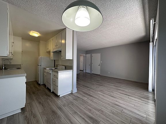 4th image of 1415 S Bundy Dr APT 8