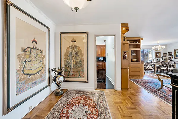 Sold by Bond New York | media 3