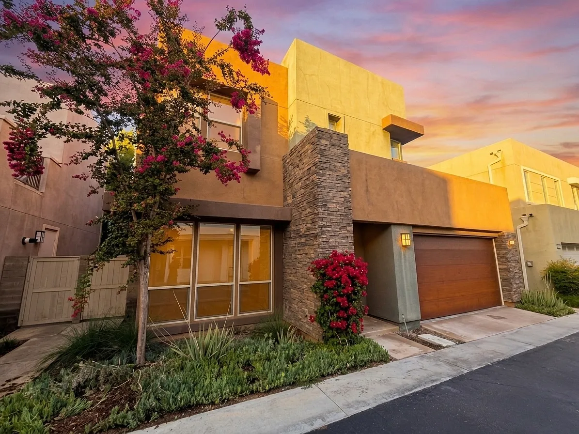 3 bed, 2.5 bath, 2013 sqft, $5,300 — Photo 2