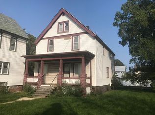 2220 N 7th St, Milwaukee, WI 53205