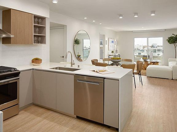 2nd image of 11837 Mayfield Ave APT 5