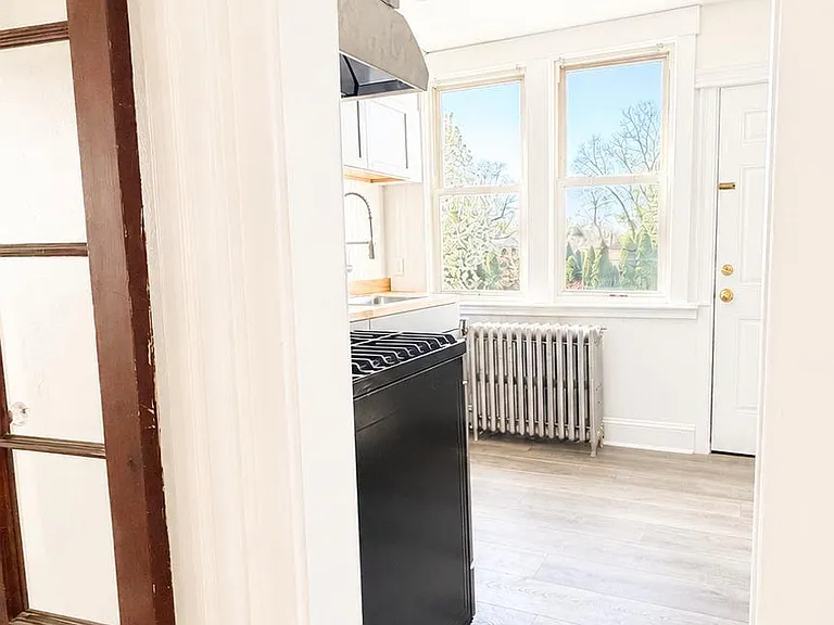 522 E Main St #B — Photo 14