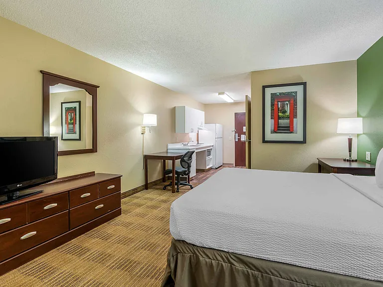 Studio Suite - 1 Queen Bed