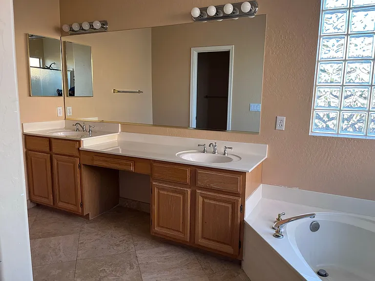 4746 W Carla Vista Dr — Photo 29