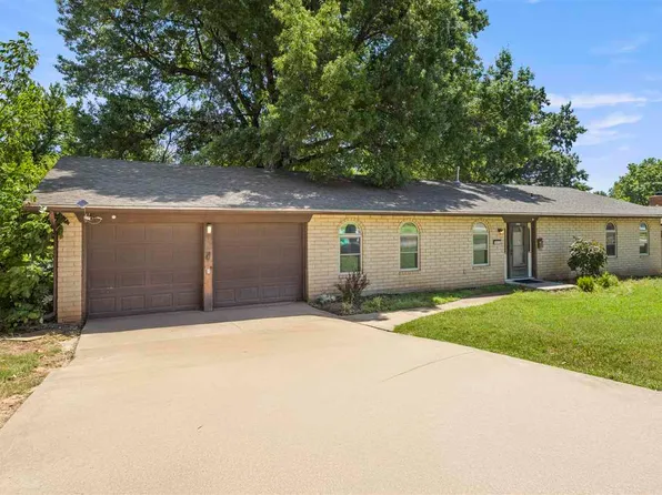 1613 Cookson Dr, Ponca City, OK 74604