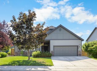 2644 SW 50th St, Redmond, OR 97756