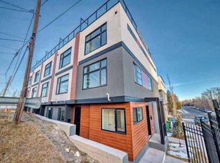 3404 E 8th Ave SW #2, Calgary, AB T3C0G7