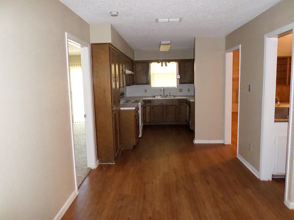 3rd image of 6722 Canyon Creek Dr