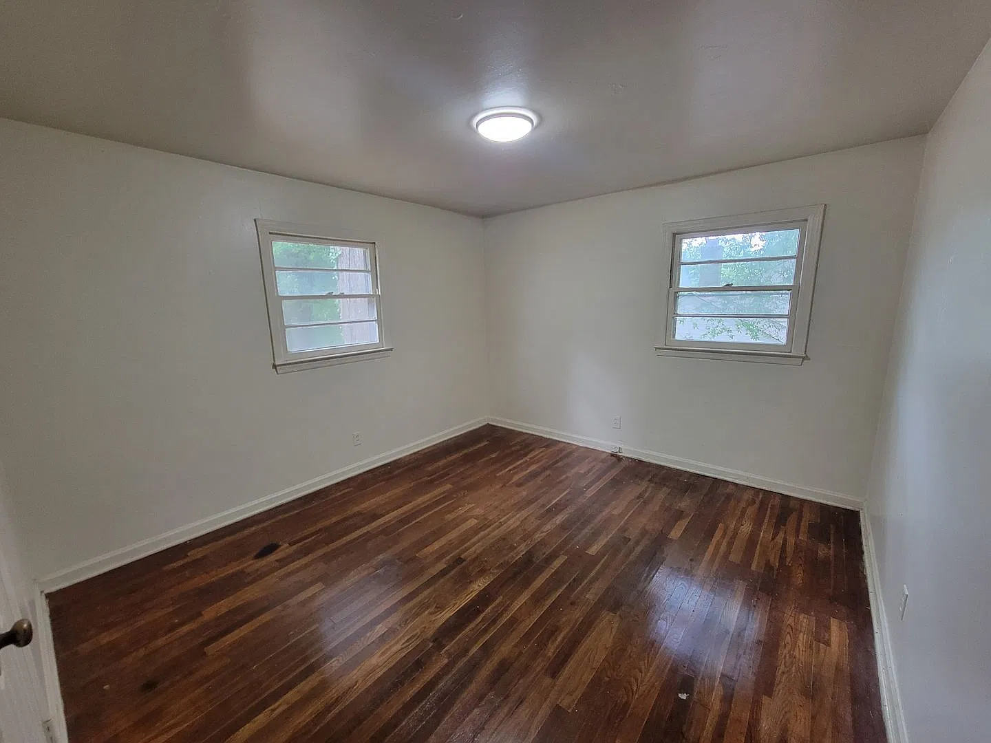 2 Bedroom 1 Bathroom House — Photo 2