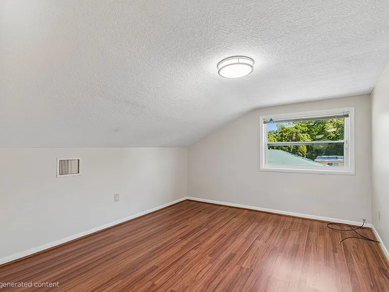 734 Elm St — Photo 18