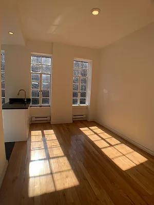 Rented by Cargon Realty | media 9