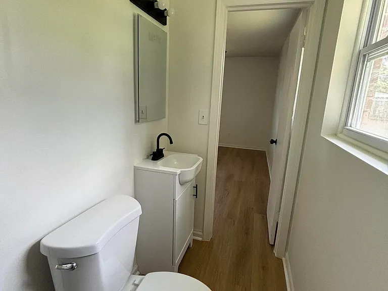 1813 Empress Ave — Photo 4
