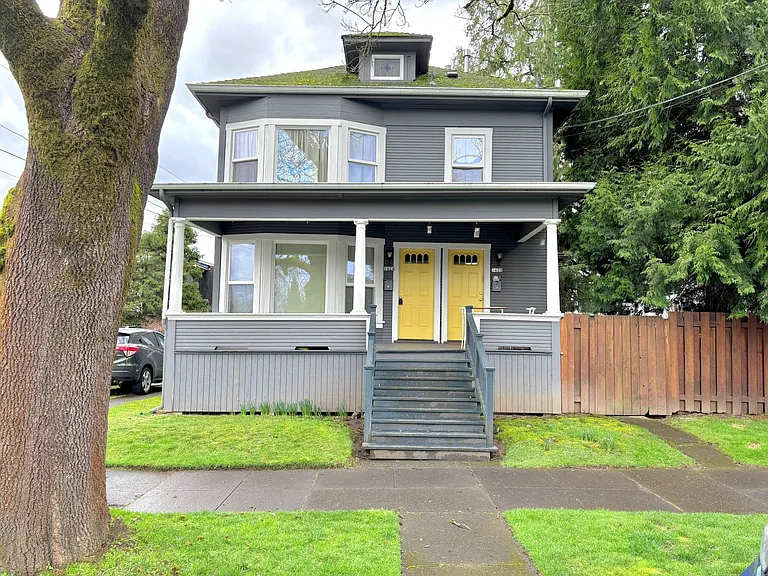 1422-1424 SE Glenwood St — Photo 1