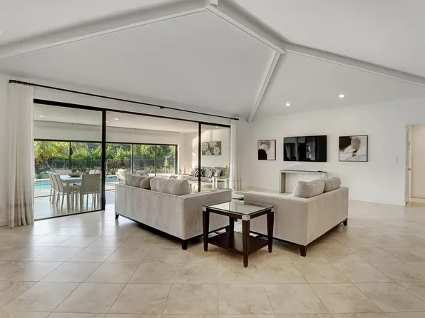 592 Pine Lake Drive, Delray Beach, FL 33445