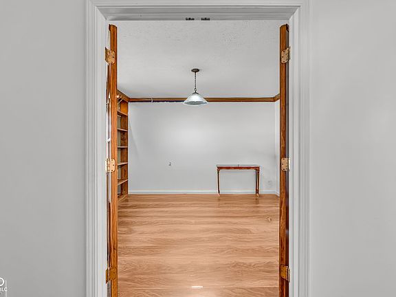 5th image of 6463 Glory Maple Ln