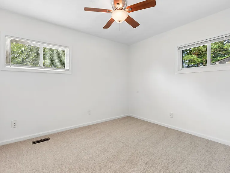 1261 River Oaks Dr — Photo 17