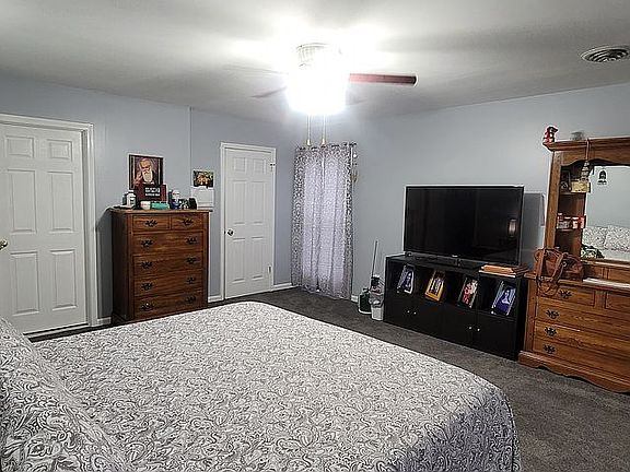 4th image of 2645 Windwood Dr