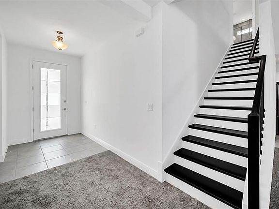 5th image of 4387 Renly Ln