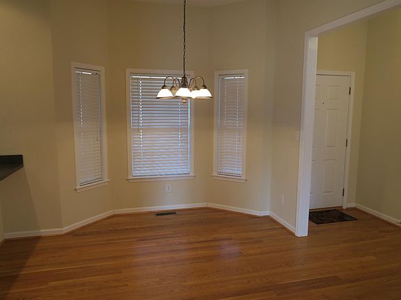 3rd image of 212 Jacob Dr