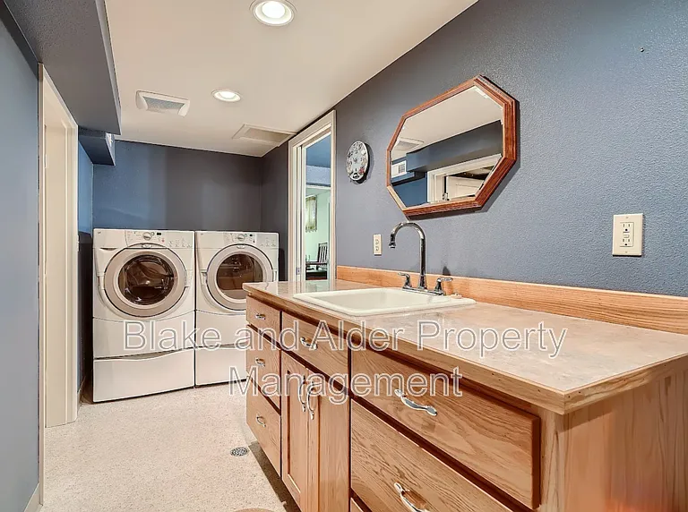 2727 NE 65th Ave — Photo 31