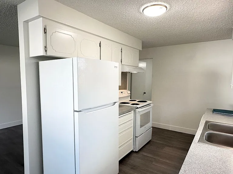 144 Smith Ave #11 — Photo 9