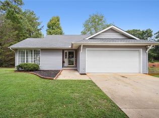 102 Luke Ct, Easley, SC 29640