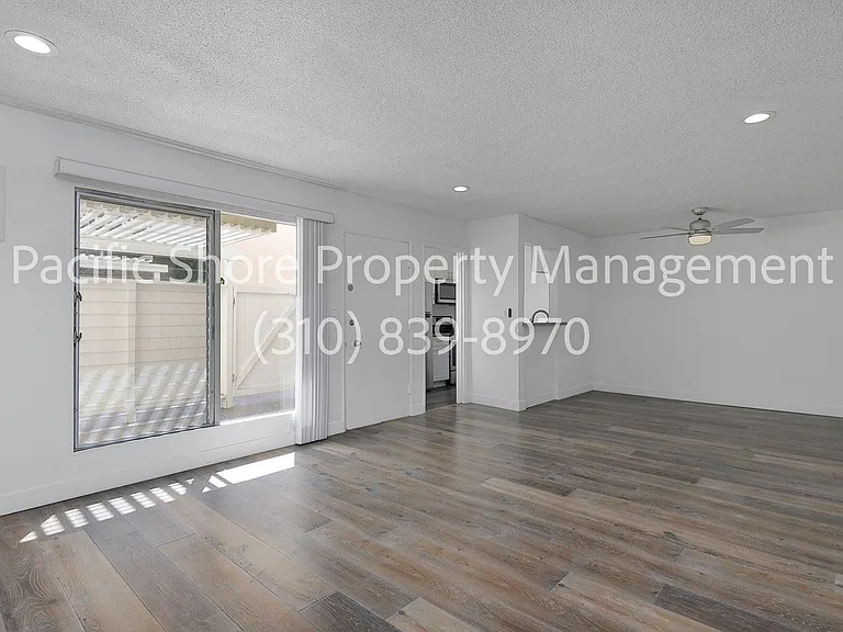 868 West Knoll Apartments — Photo 7