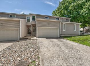 1421 Martway Cir APT C, Olathe, KS 66061