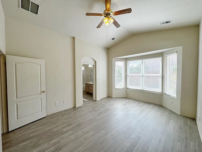 7152 Elk Creek Rd NE — Photo 14