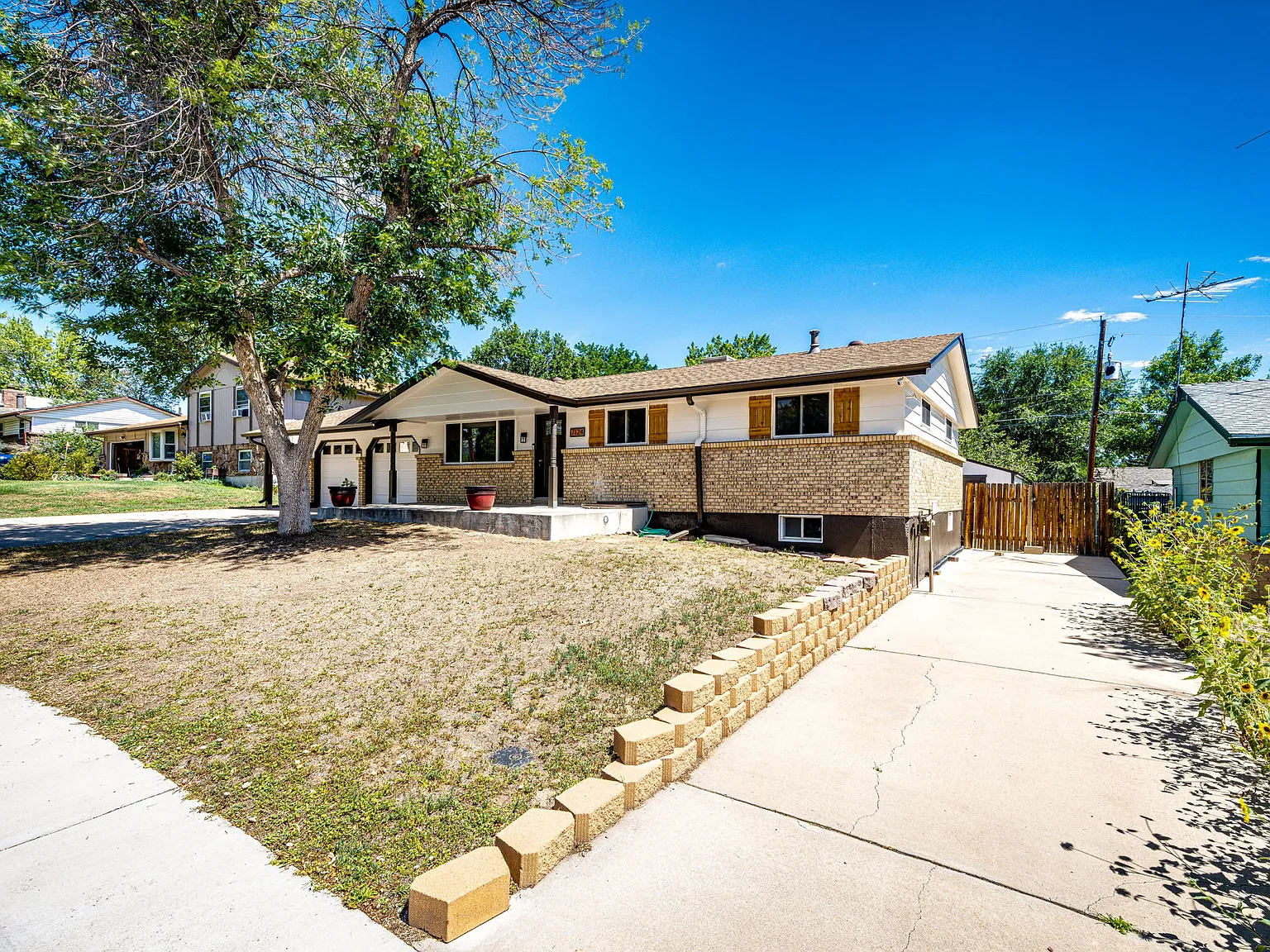4 bed, 2184 sqft, $3,100 — Photo 3