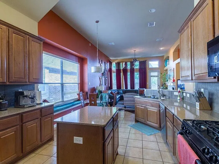 3132 Fox Hollow Dr — Photo 10