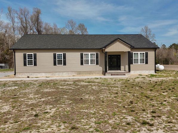 1560 White Oak River Road, Maysville, NC 28555
