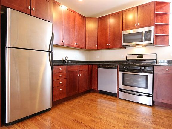 2nd image of 4330 N Sacramento Ave APT 3E