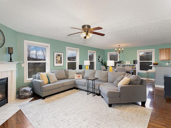 3rd image of 1247 Munsford Ct